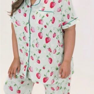 IN MY SUNDAYS *top Strawberry Print Pajamas